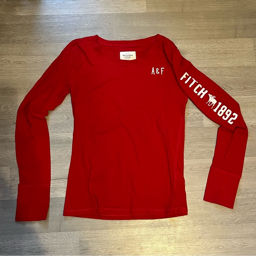 A&F Red Long Sleeve T-Shirt L